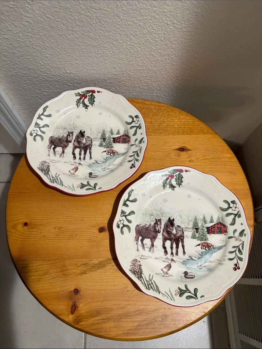 Better Homes & Garden Holiday  Winter Horses Decorative Dinner Plates